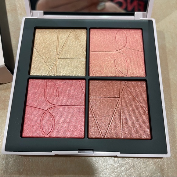 NARS Cheek Palette - Picture 2 of 4